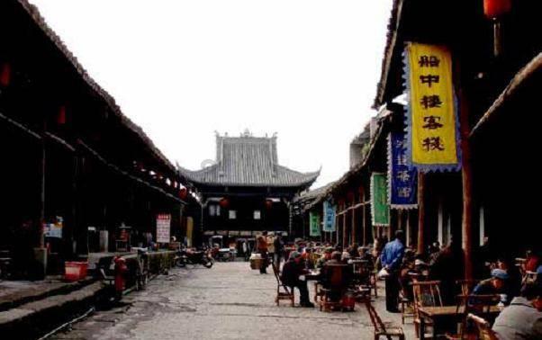 相扑选手大跳跃